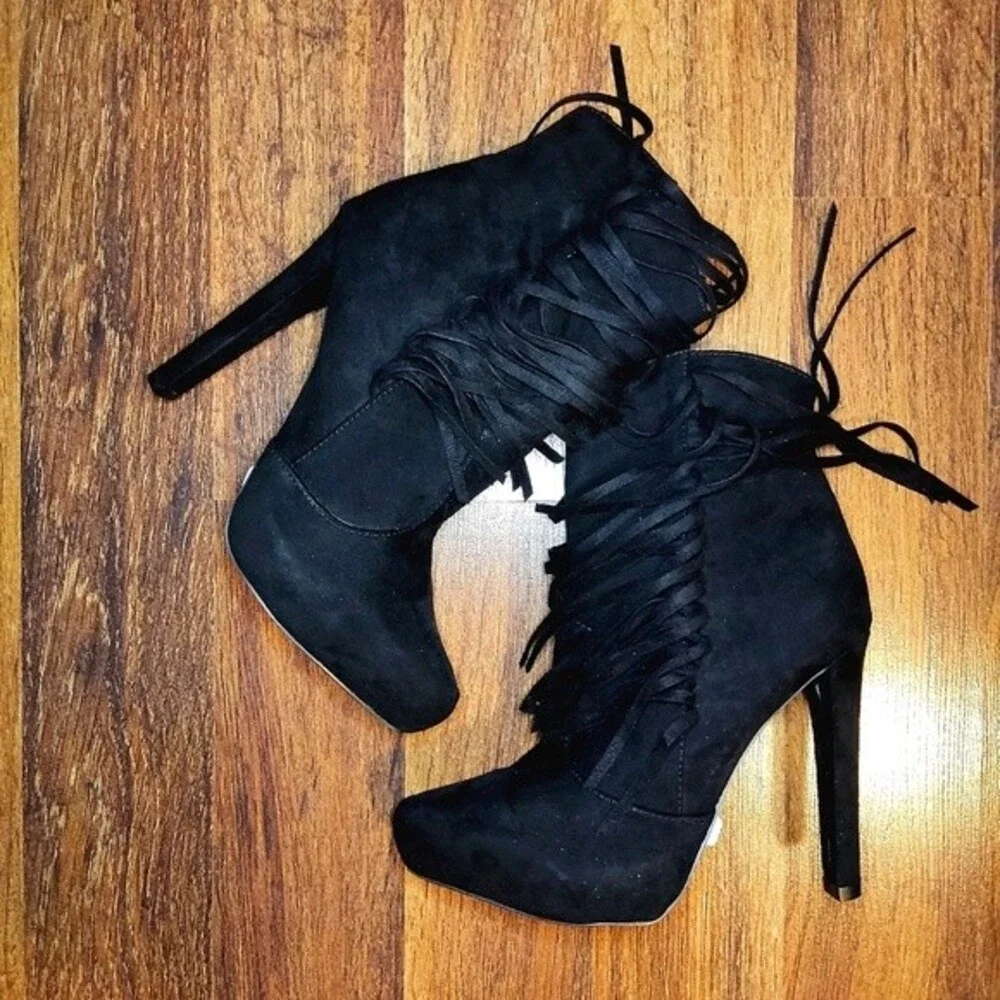 NWOB Bebe black Heeled Fringed booties boots Size 7